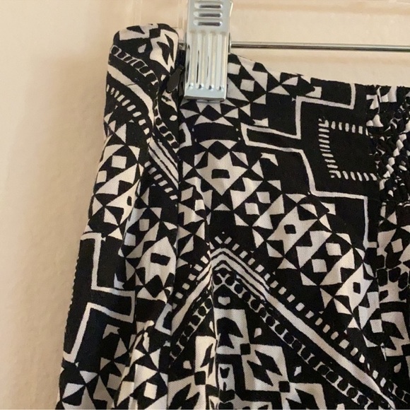 Express Aztec Print Midi Skirt with Side Slit Size: S - Picture 4 of 6